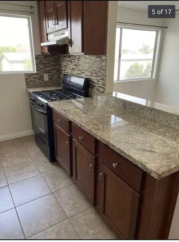 Foto principal - 9014 Burnet Ave