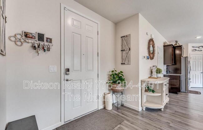 Foto del edificio - 320 Loch Lomond Dr