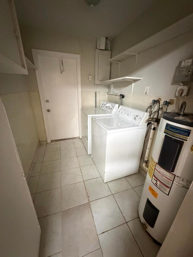 Foto del edificio - 1920 SW 67th Terrace