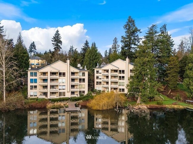 Building Photo - 19524 Echo Lake Pl N