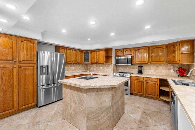 Foto del edificio - 4323 Redding Rd