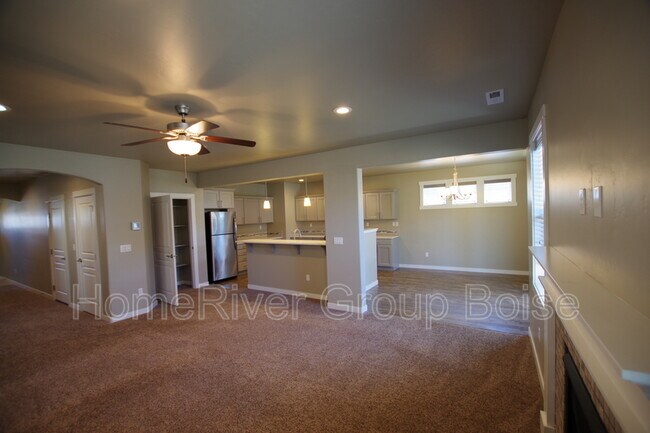 Building Photo - 9315 W Thor Dr