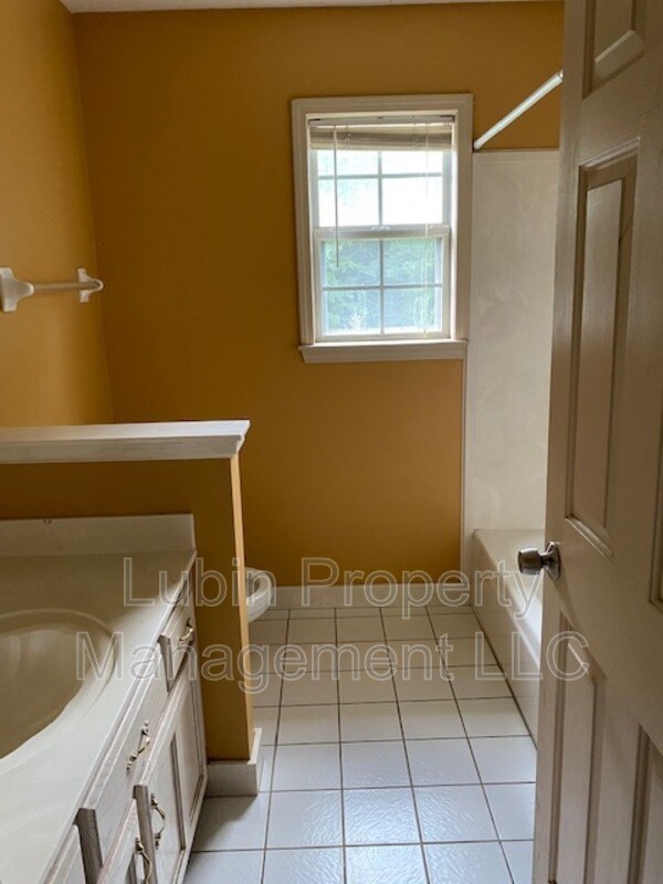 Foto del edificio - 6737 Booth Forrest Dr