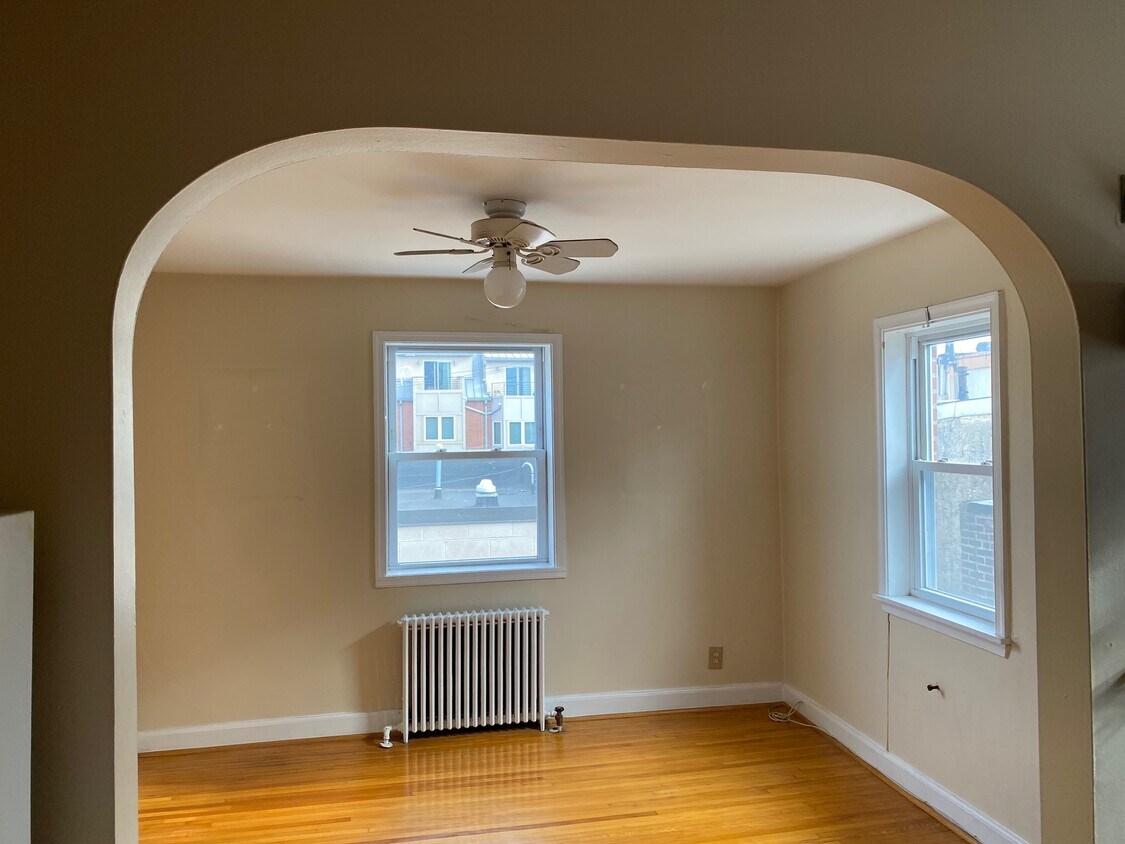 living area - 823 S 9th St
