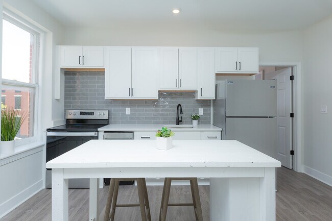 Foto del edificio - The Suites at 115 E Eager