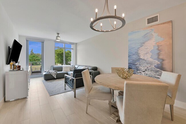 Foto del edificio - Southeast 1st Avenue, Delray Beach, FL 33444 - 2 BR 2 BA condo