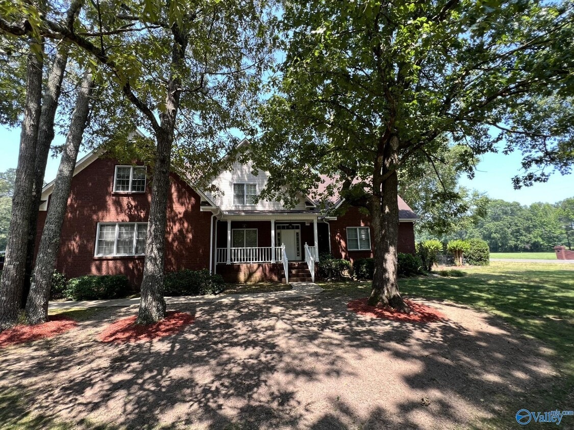 100 Phantom Dr, Toney, AL 35773 House Rental in Toney, AL