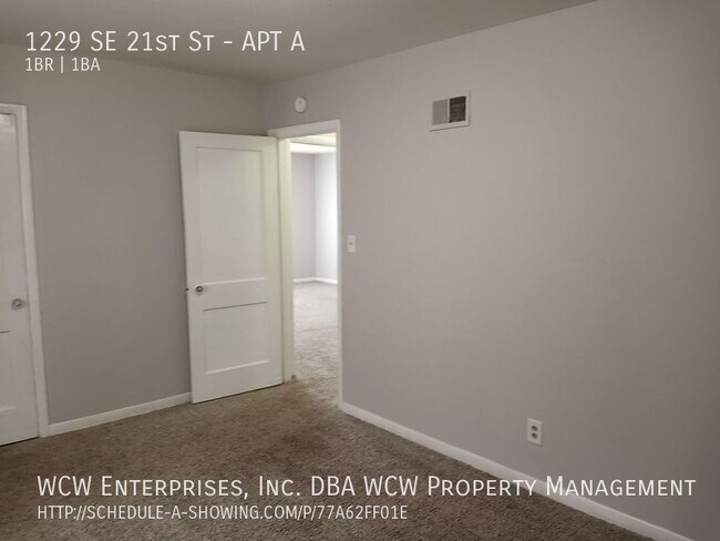 Foto del edificio - Great 1 bedroom 1 bath duplex!