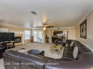 Building Photo - 4 br, 3 bath House - 3050 Magnolia Avenue