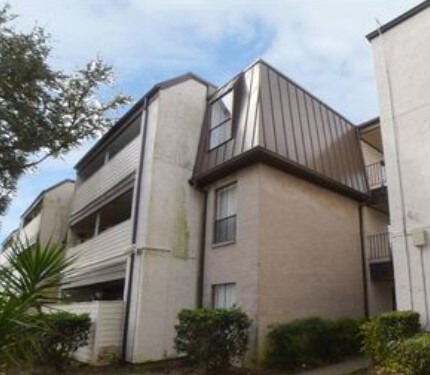 Building Photo - 3005 Walnut Bend Ln