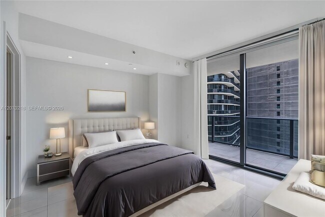 Foto del edificio - 45 SW 9th St
