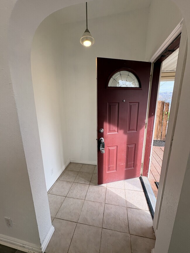 Foto del edificio - 830 S 300 E