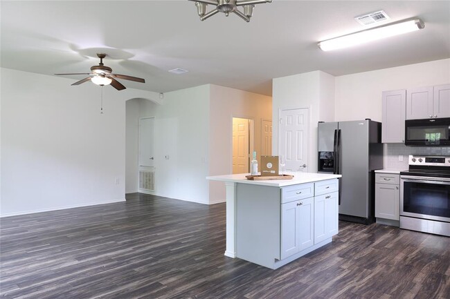 Building Photo - 5216 English Glade Dr