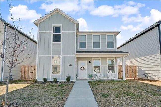 Foto del edificio - 4885 W Triangle St