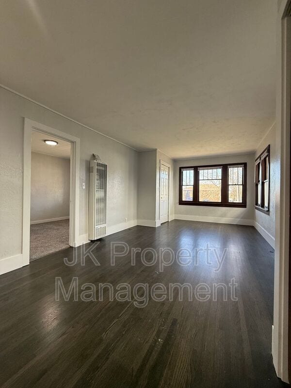 Foto del edificio - 1018 8th Ave S