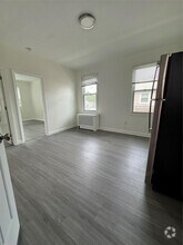 Building Photo - 84-40 60th Dr
