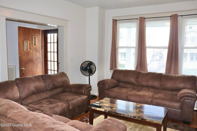 Foto del edificio - 628 N Pearl St