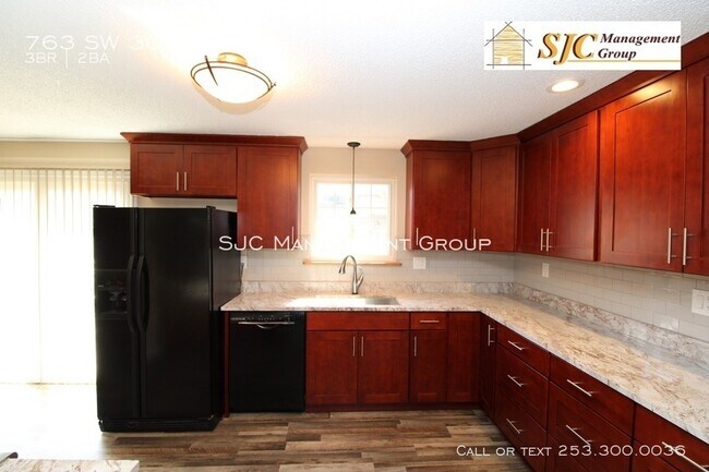 Building Photo - Three bedroom rambler for rent in Federal Way