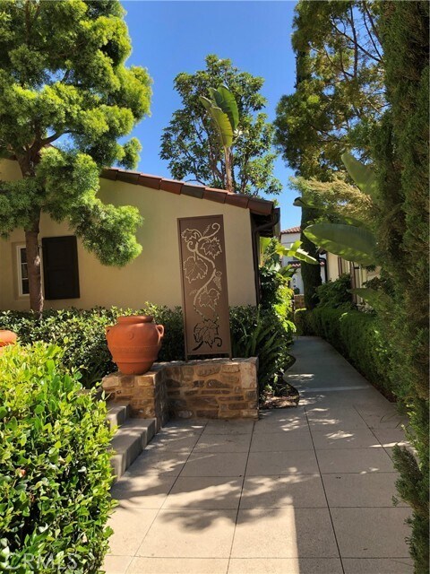 Building Photo - 99 Canyoncrest