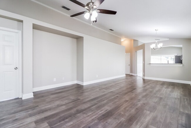 Building Photo - 10915 Brucehaven Dr