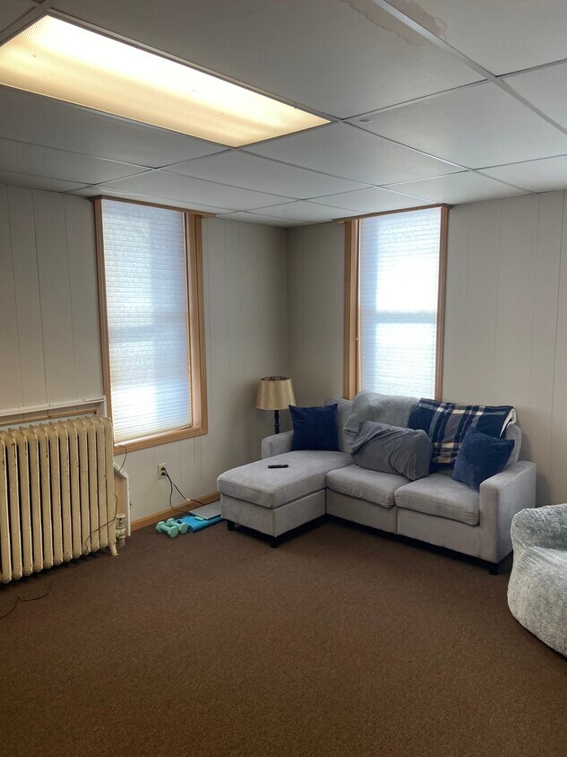 Bedroom - 201 W Main St