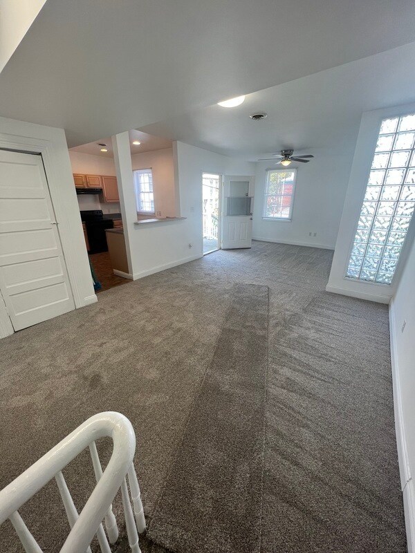 Primary Photo - 1220 W Clay St