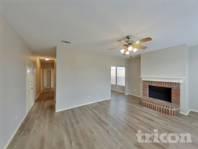 Building Photo - 925 Buffalo Springs Dr