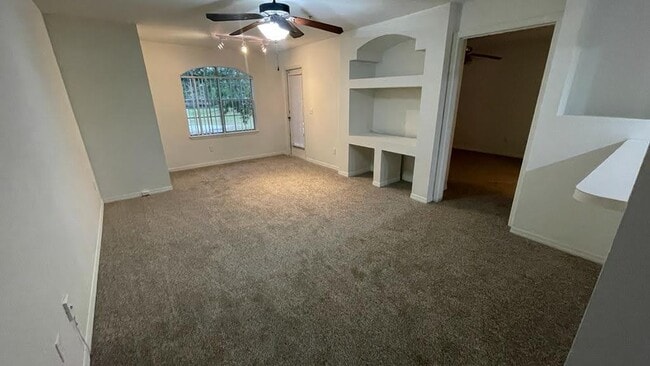 Building Photo - 7240 Westpointe Blvd