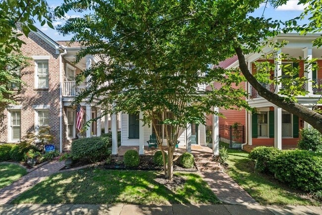 Building Photo - 556 Rienzi Dr