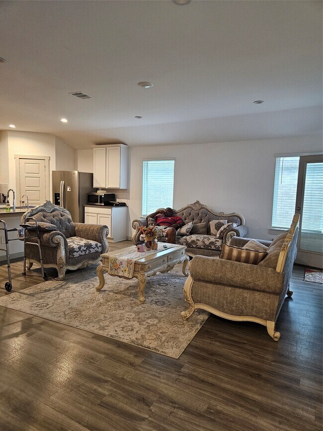 Building Photo - 7831 Murciana Dr