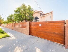 Building Photo - 1025 Coronado Terrace