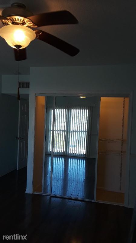 Foto del edificio - 715 S Beach St