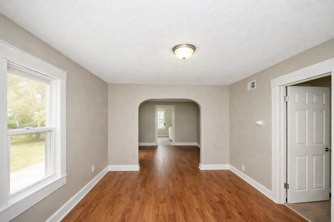 Foto del edificio - 3750 N Kercheval Dr