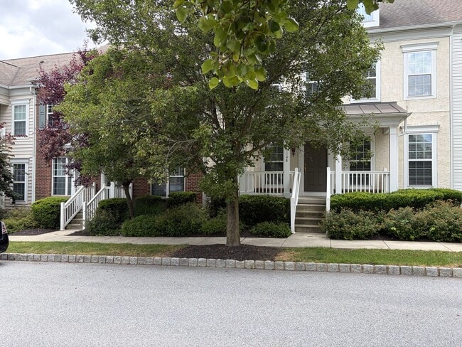 Building Photo - COMING SOON 8/8 | Spacious 3-Bedroom Townhome in Desirable Windsor Ridge