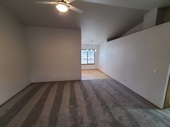 Building Photo - 205 S Dewey Ave