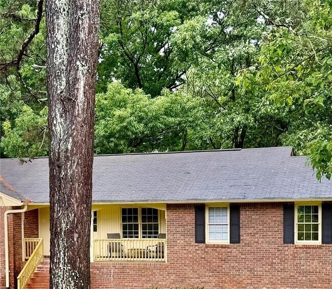 Building Photo - 665 Arnold Rd