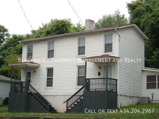 Primary Photo - 3 Bedroom Home Near City Stadium!