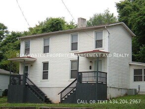 Building Photo - 2203 Carroll Ave