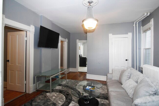 Foto del edificio - 1684 N Franklin Pl
