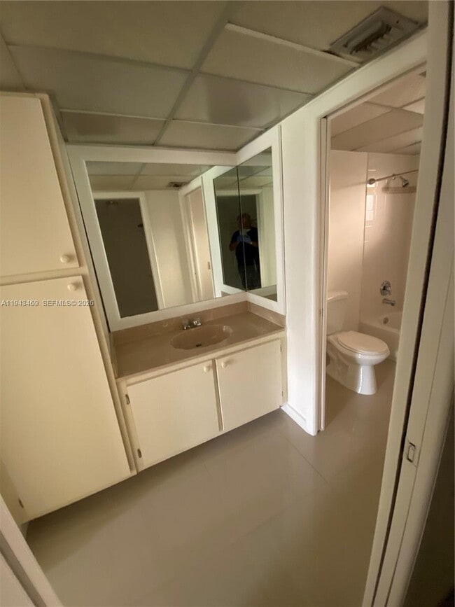 Foto del edificio - 8015 SW 107th Ave