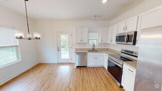 Building Photo - 824 Levitan Dr