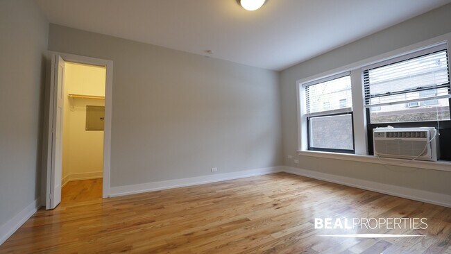 Building Photo - 555 W Arlington