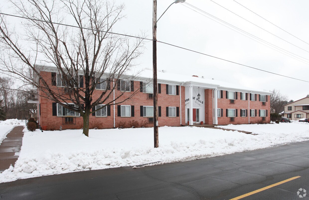 Building Photo - Carriage Hills Apartments
