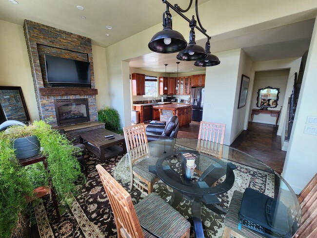 Building Photo - 2296 Holly Dr