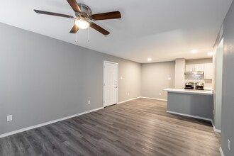 CAI25.jpg - Crossings at Irving Apartments