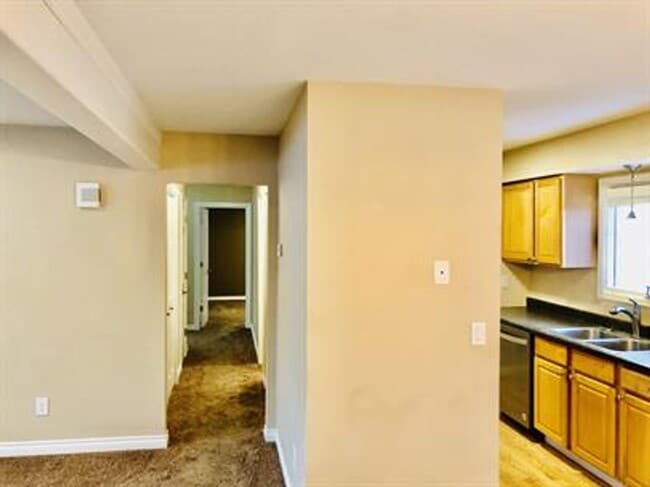 Building Photo - 11614 Dawn St