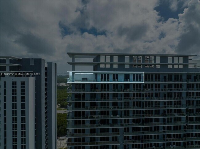 Foto del edificio - 16385 Biscayne Blvd