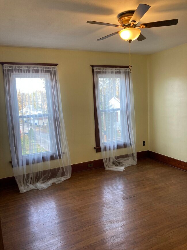 Bedroom 1 - 712 Sycamore St