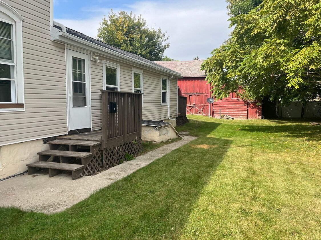 508 St Clair St Unit C, Manitowoc, WI 54220 Room for Rent in