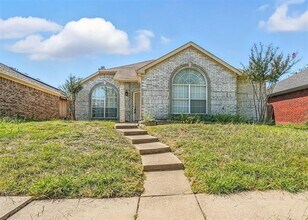 Building Photo - 638 Albrook Dr